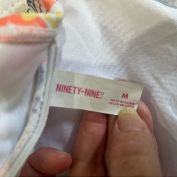 New Ninety Nine One Piece Swimsuit size medium open back floral beach summer - Picture 4 of 4